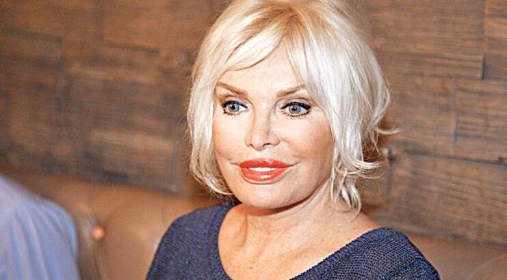 Hakan Altun'un menajerinin verdiği bilgiye göre, magazin dünyasına bomba gibi düşen ikilinin arasında hiçbir şey yok.