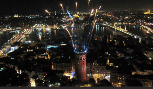 Açılış için rengarenk bir tören düzenlendi.