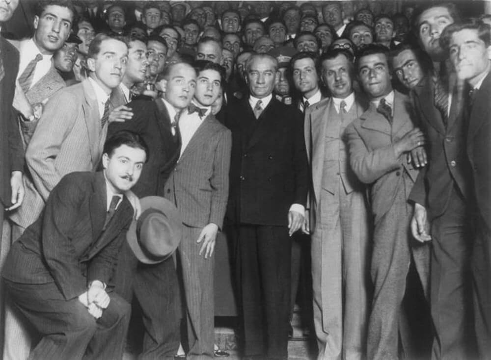 “Bilim ve fen nerede ise oradan alacağız ve her ulus kişisinin kafasına koyacağız. Bilim ve fen için kayıt ve şart yokur.”