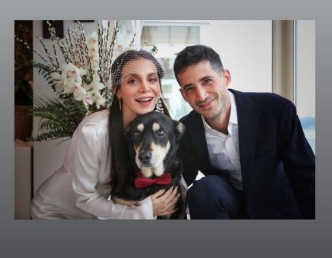 Bununla birlikte, pandemiden sonra ikinci bir düğün yapabileceğinin sinyalini vermiş oldu.