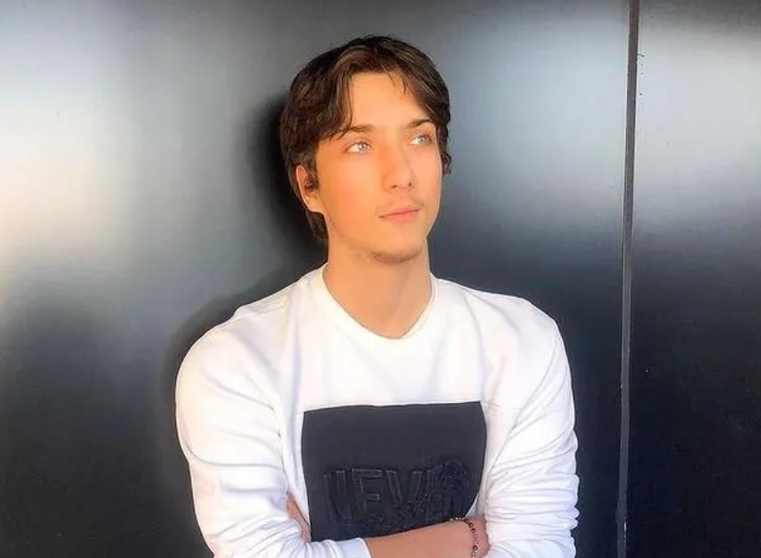 Dizide Orçun'un annesini oynayan Zeyno Günenç, Instagram hesabından 17 yaşına giren genç oyuncunun son halini paylaşarak bir de müjde verdi. Günenç paylaşımında