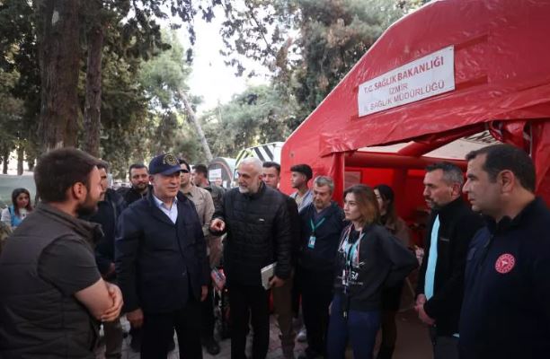 Milli Savunma Bakanı Akar, daha sonra beraberinde Genelkurmay Başkanı Orgeneral Güler ile kurulumu devam eden