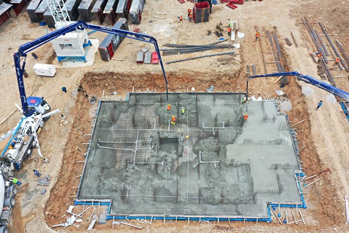 Binaların esas amacı içerisindeki insanları korumak. Toplu Konut İdaresi Başkanlığının yaptırdığı tüm binalar, hem içerisindeki insanları korudu hem de kendini korudu. Depremde iyi sınav verdik.