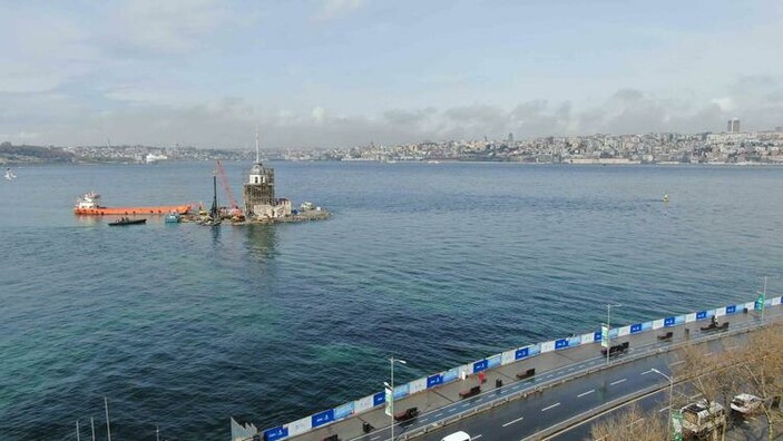 Kız Kulesi'nin restorasyonun yanı sıra deprem güçlendirme çalışması da yapılıyor.
