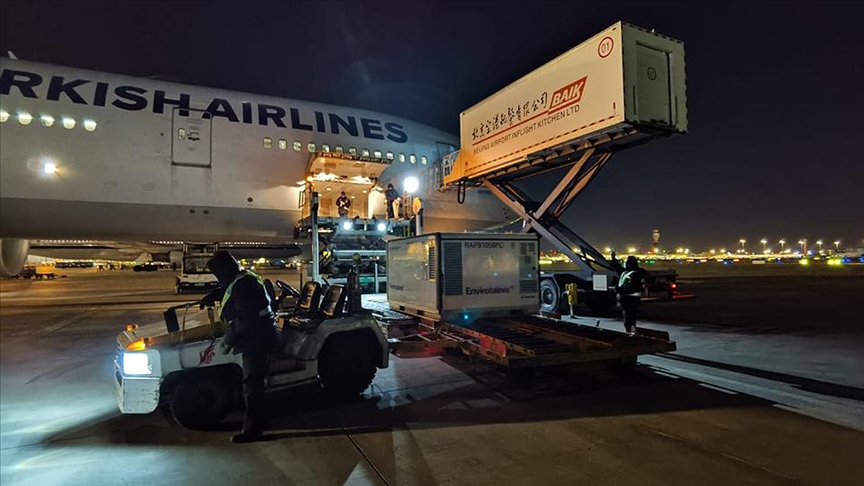 Kovid-19 aşılarını taşıyan uçak Ankara’ya indi