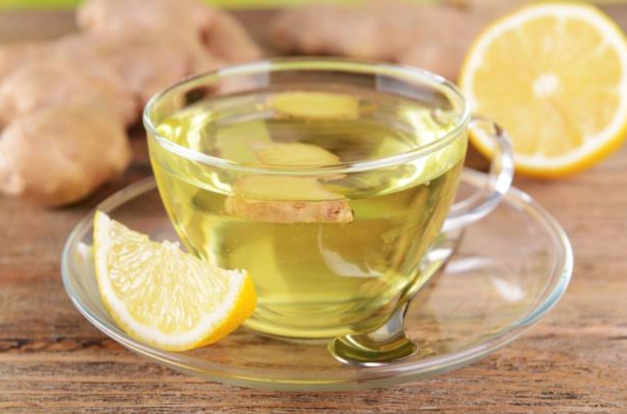 Зеленый лимон польза. Чай с лимоном. Зеленый чай. Имбирный чай. Чай с лимоном и имбирем.