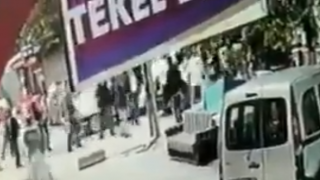 Çocuğa çarpan minibüsçüye meydan dayağı