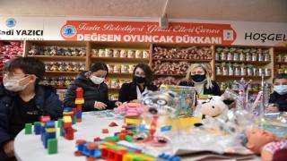 Tuzla'da Değişen Oyuncak Dükkanı ihtiyaç sahibi çocukları mutlu ediyor