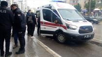 Adana'da otobüs durağında bıçaklı saldırı