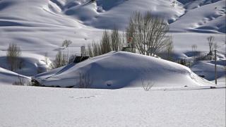 Hayalet köy: Beş metre karın altında kaldı