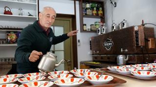 Karadeniz'in sıra dışı çaycısı: 'Enerjimi çaydan alıyorum'