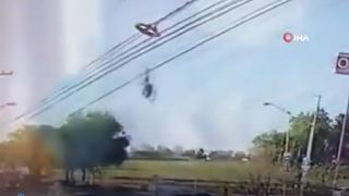 Helikopter kazası anbean kameralara yansıdı: 5 ölü!